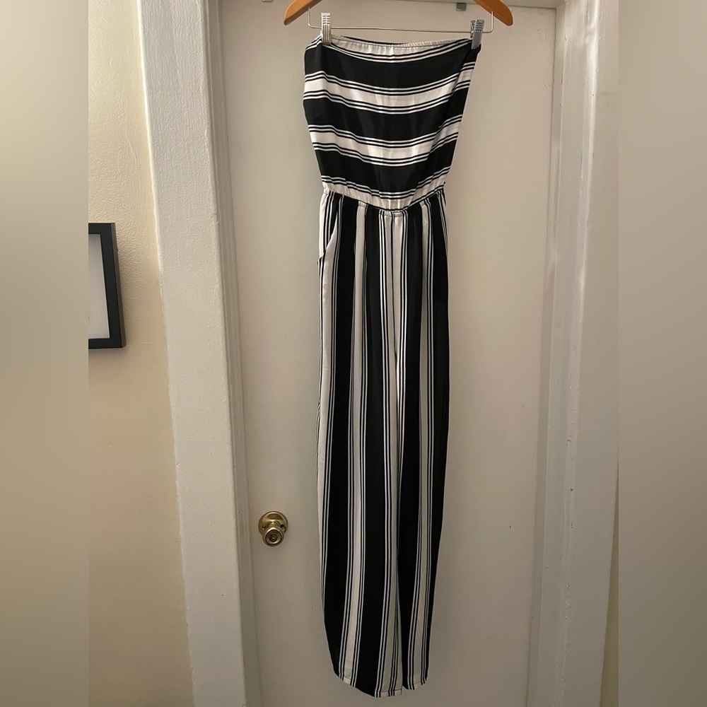 Olivaceous Black and white strapless tie up back jumpsuit size medium